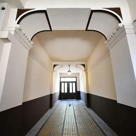 At Queens Zagreb Exterior photo