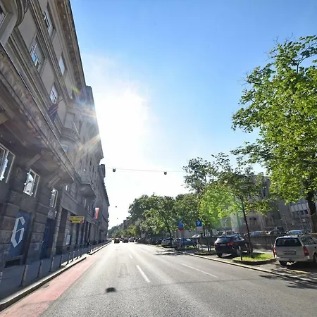 At Queens Zagreb Exterior photo